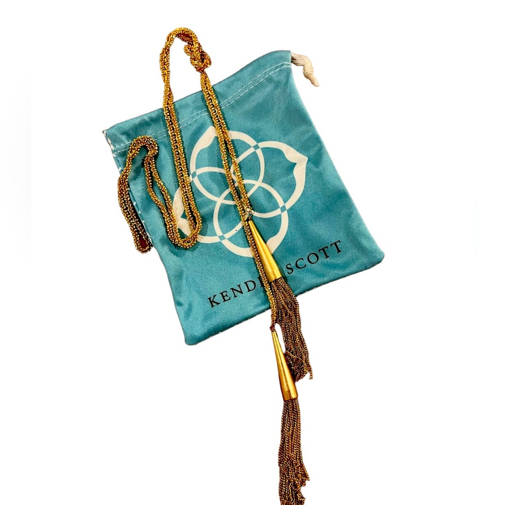 Phara Lariat Necklace in Rose Gold